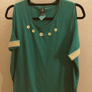 217 scoop neck w/open shoulders, ribbon and button accents - hip slit